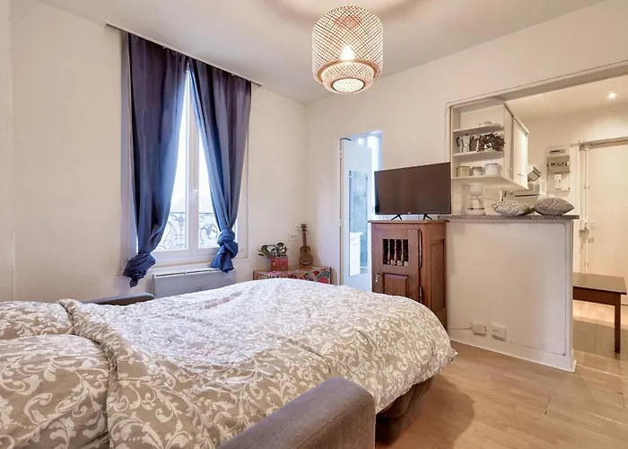 Appartement Pour 4 Personnes A Bagneux
