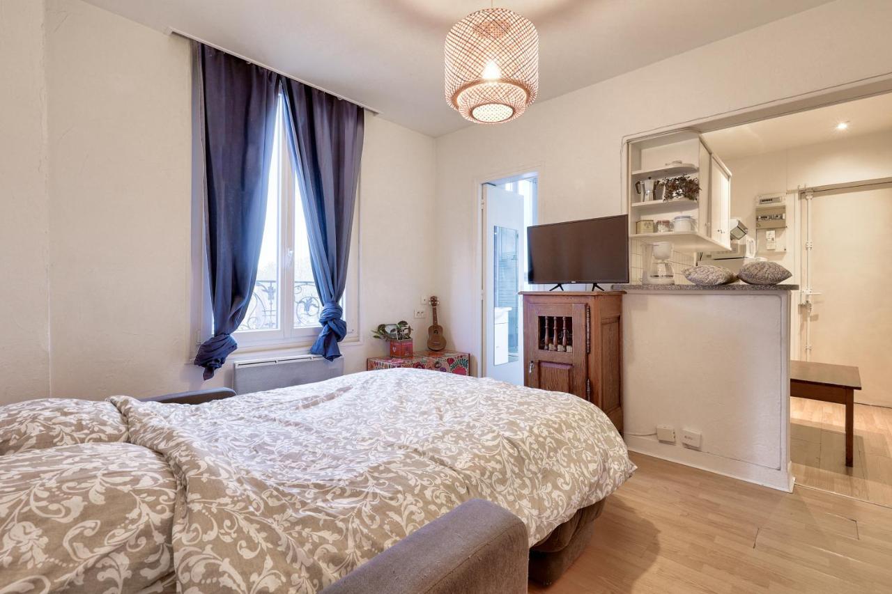 Pour 4 Personnes A Bagneux Apartment